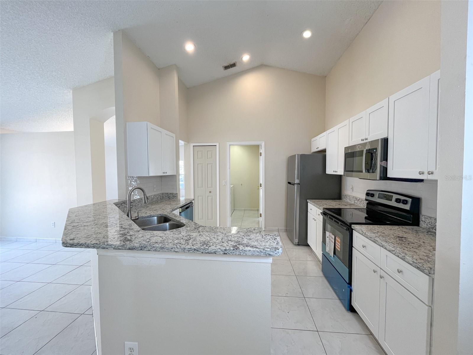 Image 13 of 38 For 1902 Palmetto Pine Lane