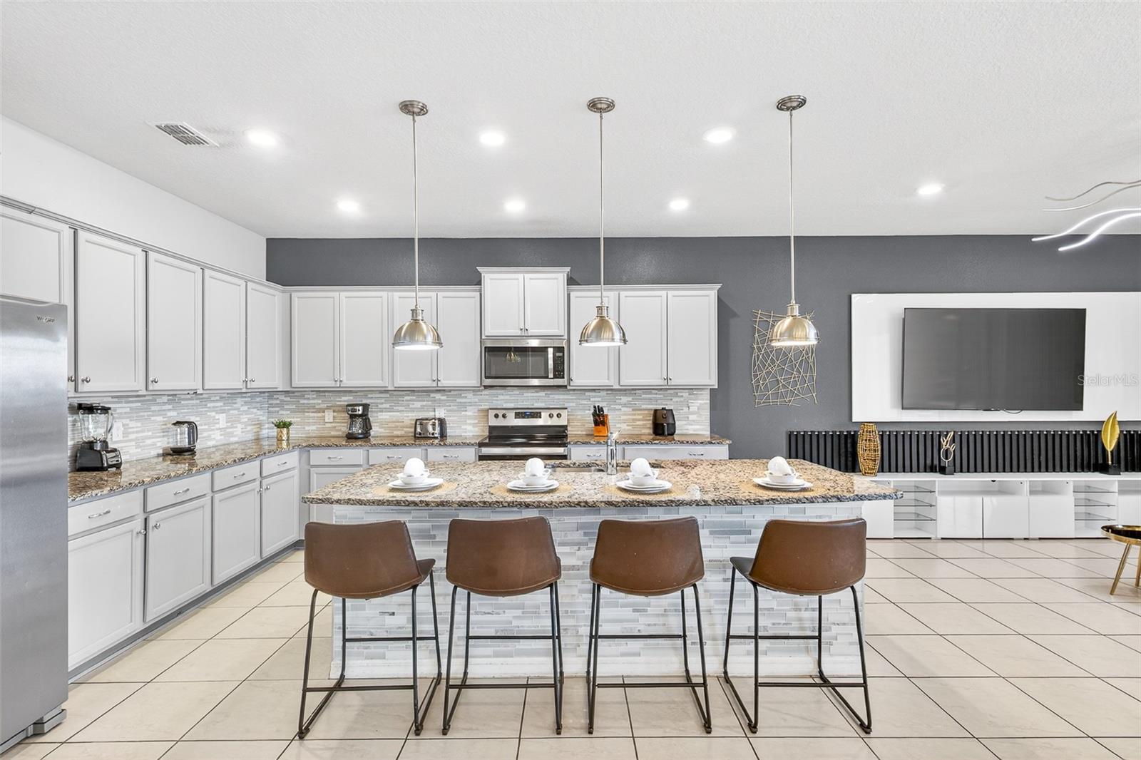 Image 13 of 67 For 3711 Lana Avenue