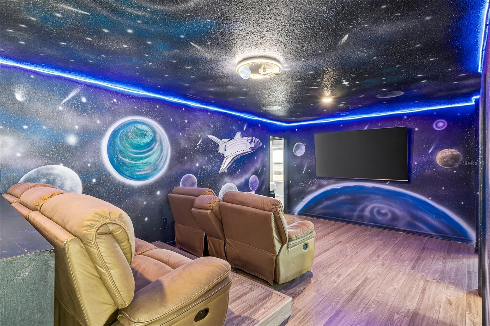 Image 35 of 67 For 3711 Lana Avenue