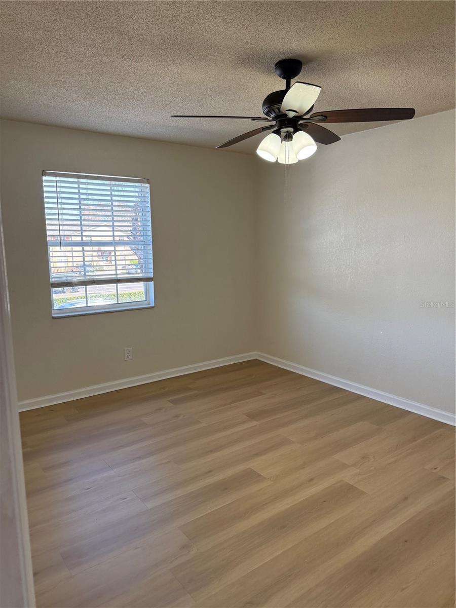 Image 11 of 41 For 102 Lewfield Circle 102