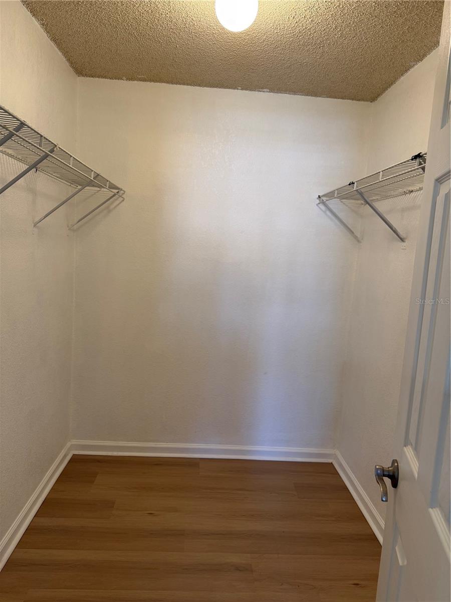 Image 12 of 41 For 102 Lewfield Circle 102