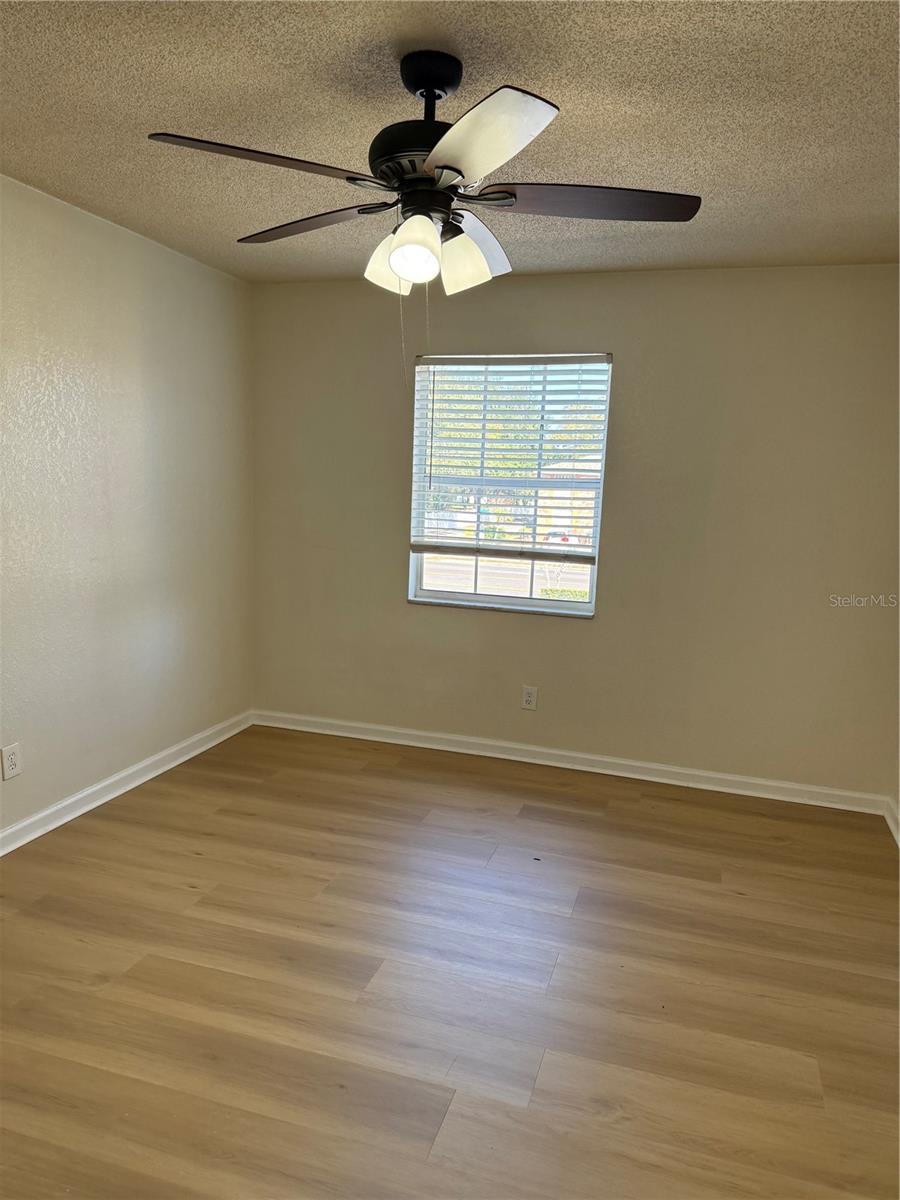 Image 13 of 41 For 102 Lewfield Circle 102