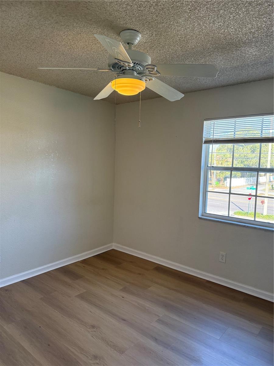 Image 14 of 41 For 102 Lewfield Circle 102