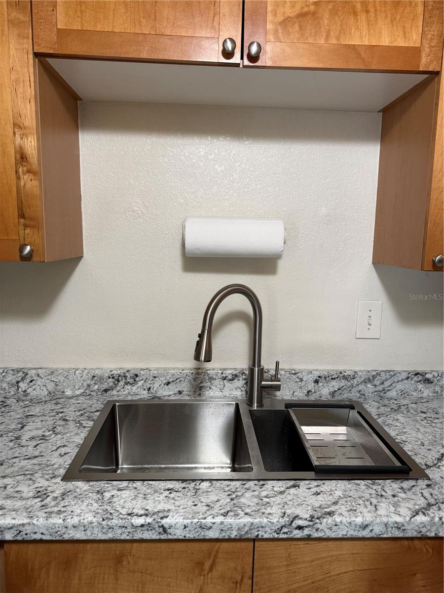 Image 18 of 41 For 102 Lewfield Circle 102