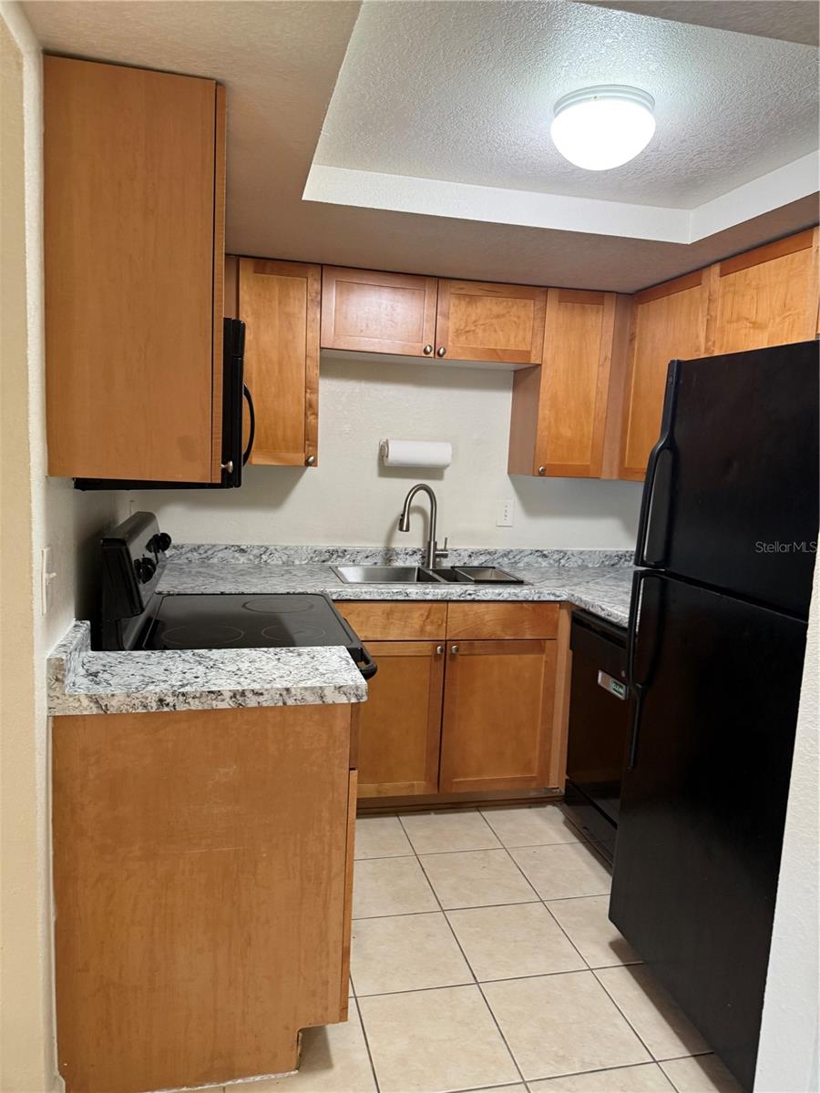 Image 20 of 41 For 102 Lewfield Circle 102