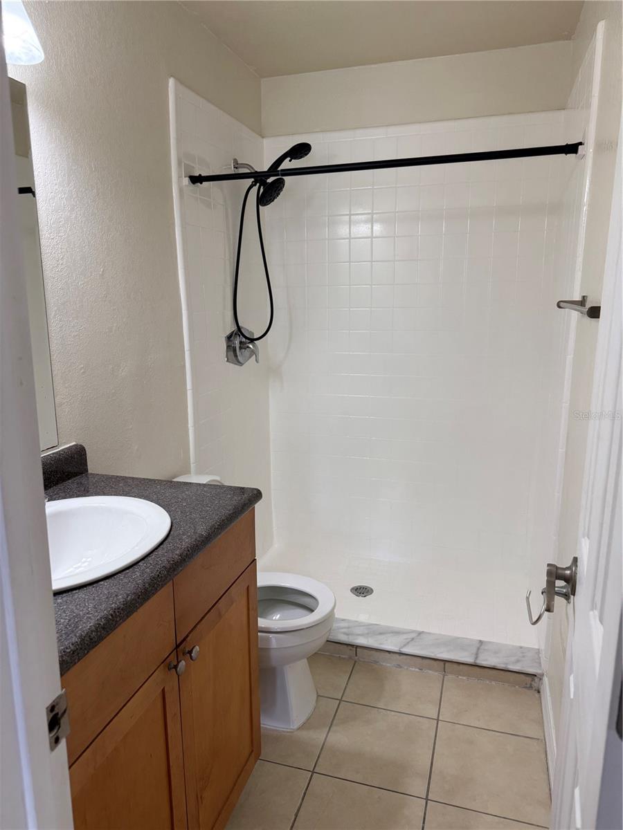 Image 21 of 41 For 102 Lewfield Circle 102