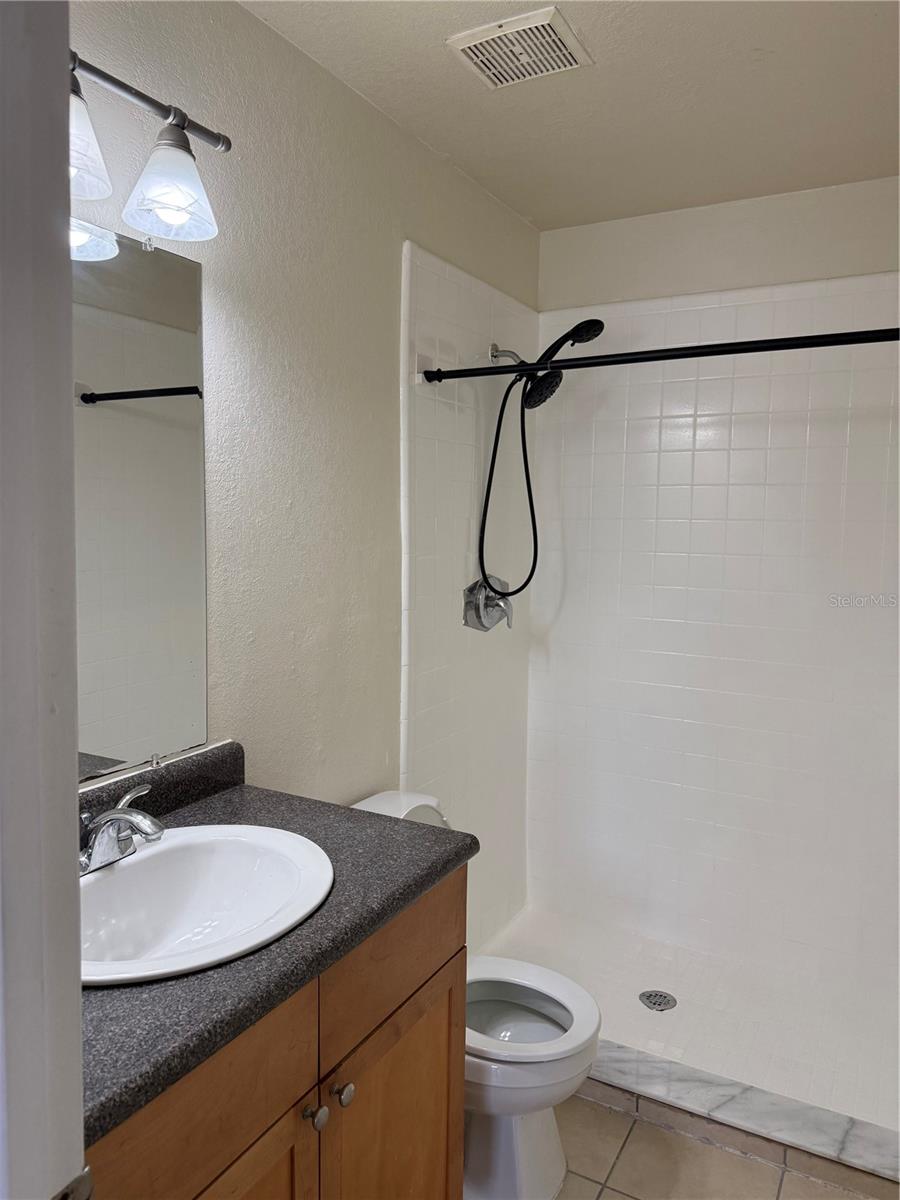 Image 24 of 41 For 102 Lewfield Circle 102