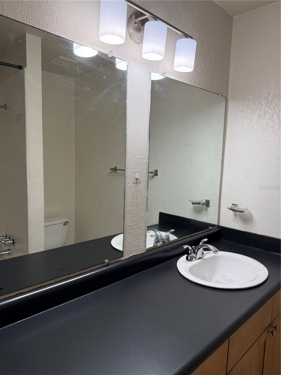 Image 25 of 41 For 102 Lewfield Circle 102