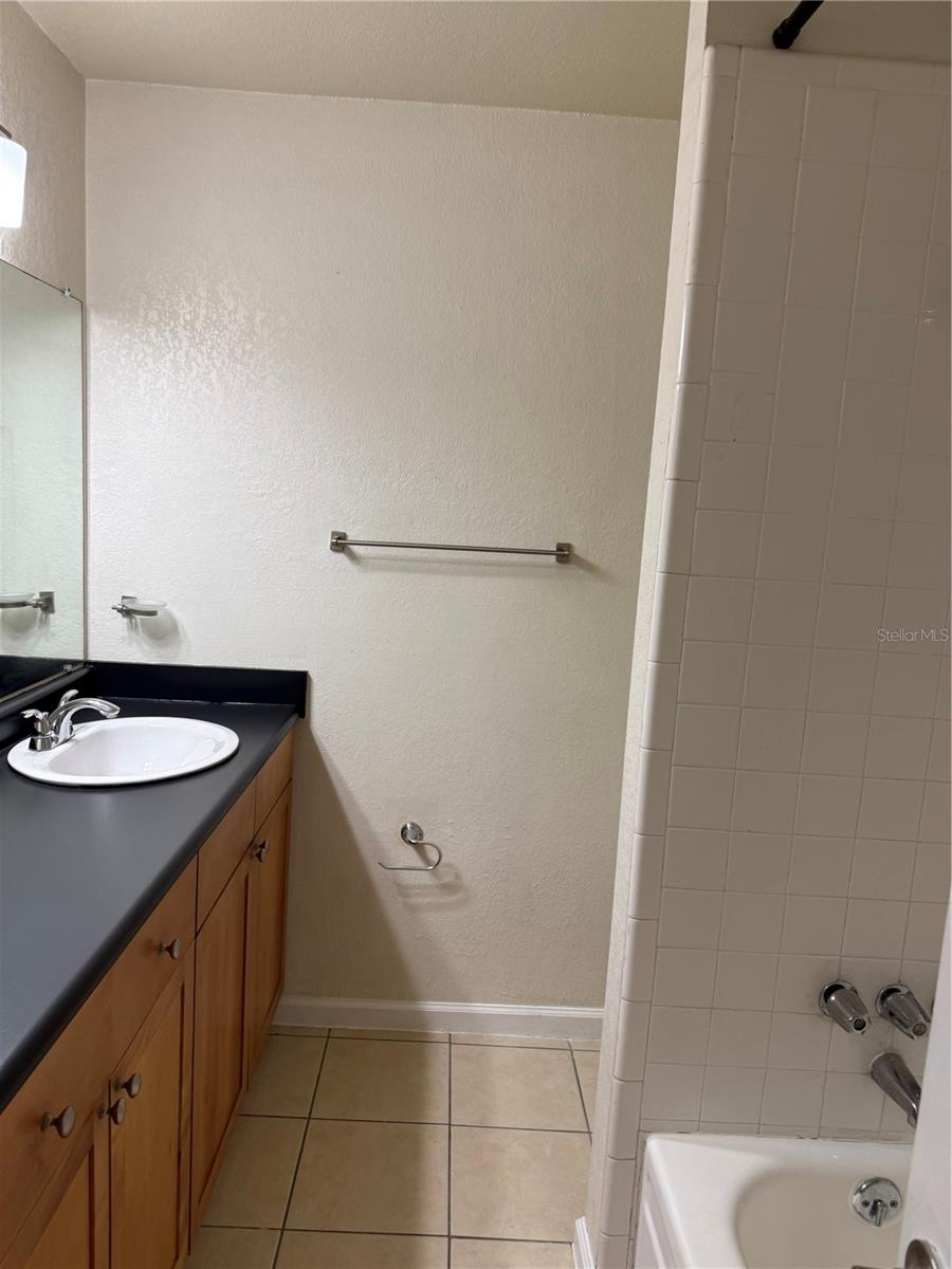 Image 26 of 41 For 102 Lewfield Circle 102