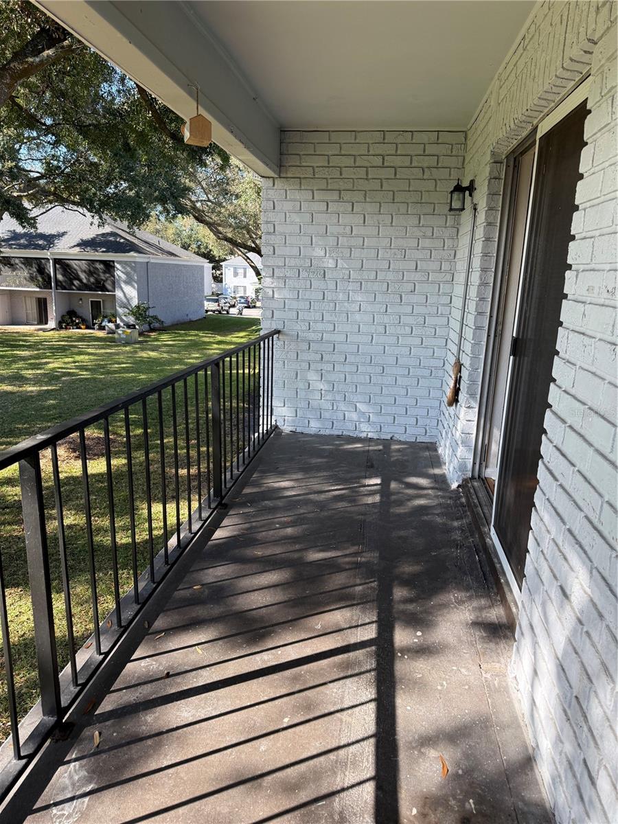 Image 30 of 41 For 102 Lewfield Circle 102