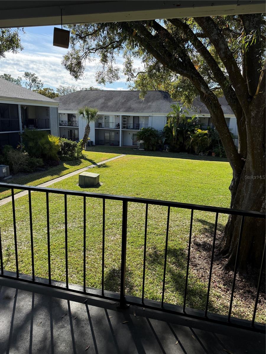 Image 32 of 41 For 102 Lewfield Circle 102