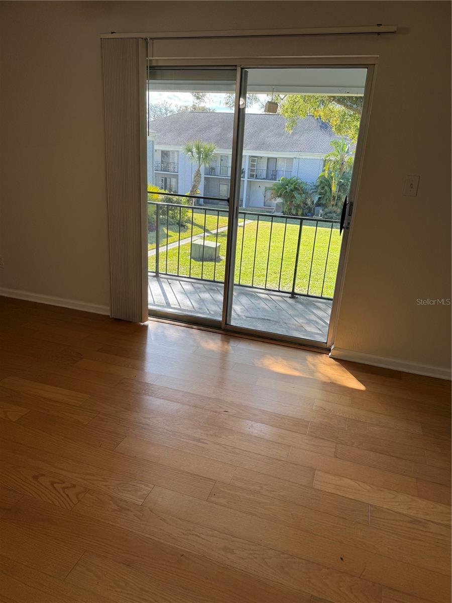 Image 7 of 41 For 102 Lewfield Circle 102