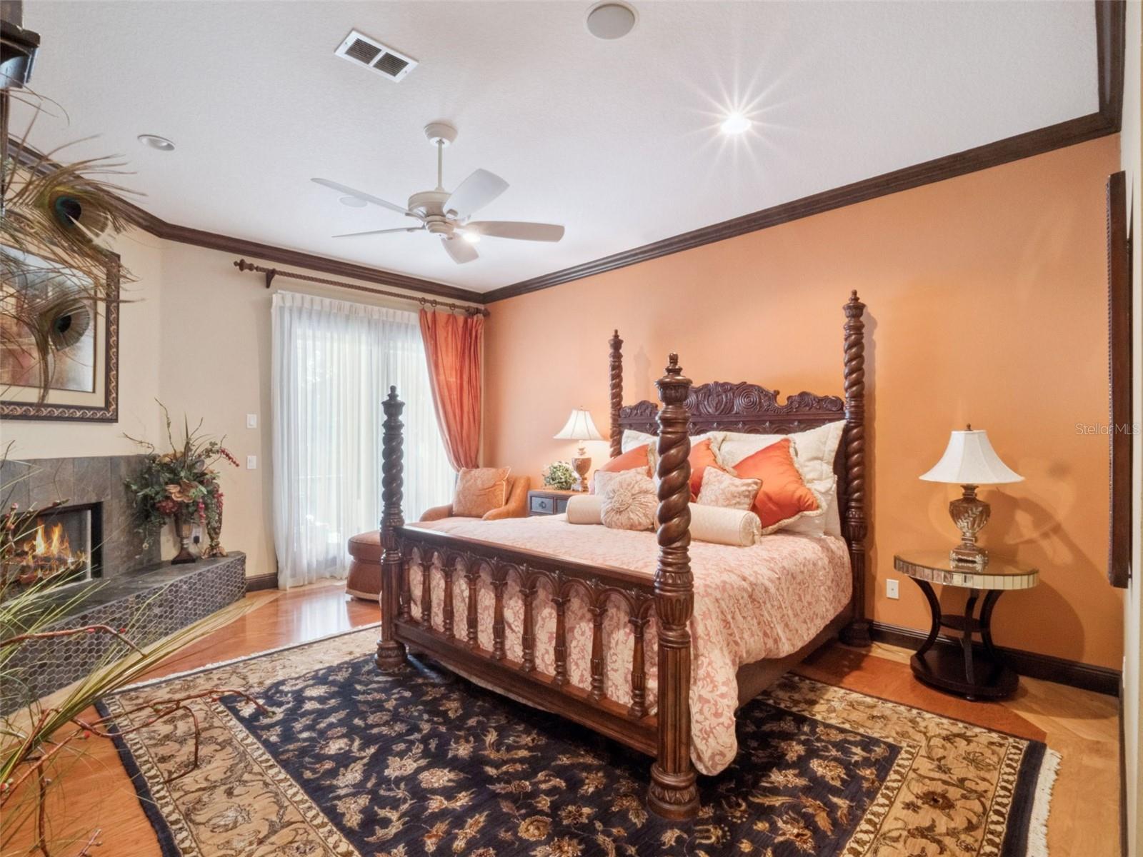 Image 19 of 51 For 1490 Lakeshore Drive