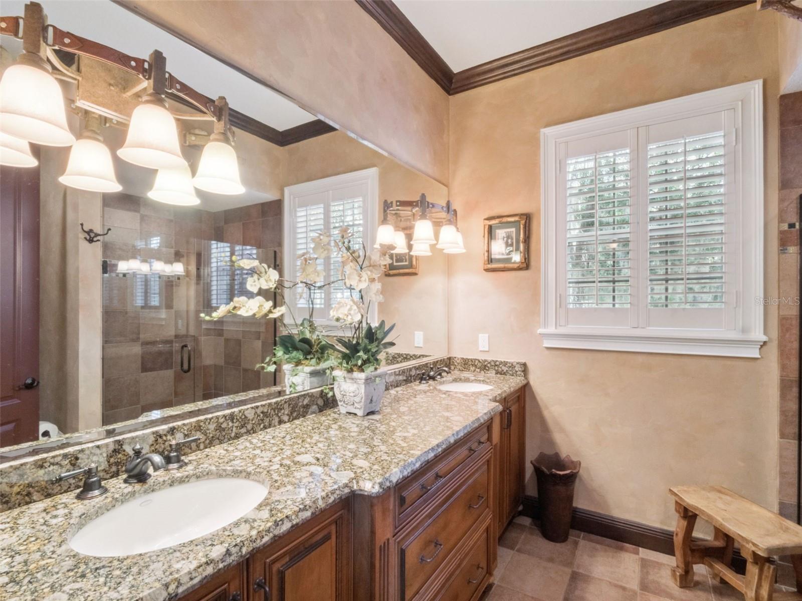 Image 25 of 51 For 1490 Lakeshore Drive