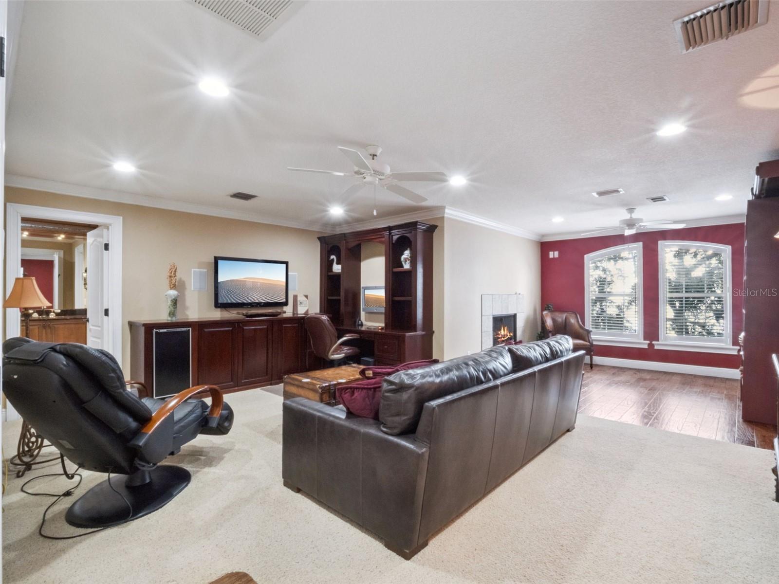 Image 31 of 51 For 1490 Lakeshore Drive