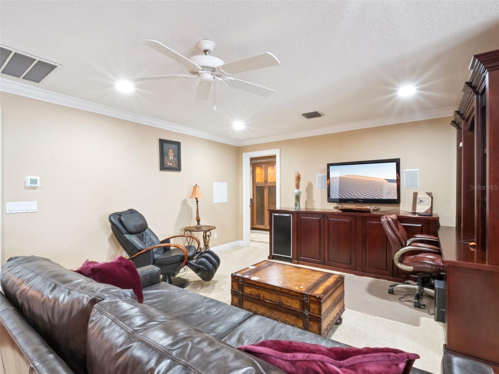 Image 32 of 51 For 1490 Lakeshore Drive