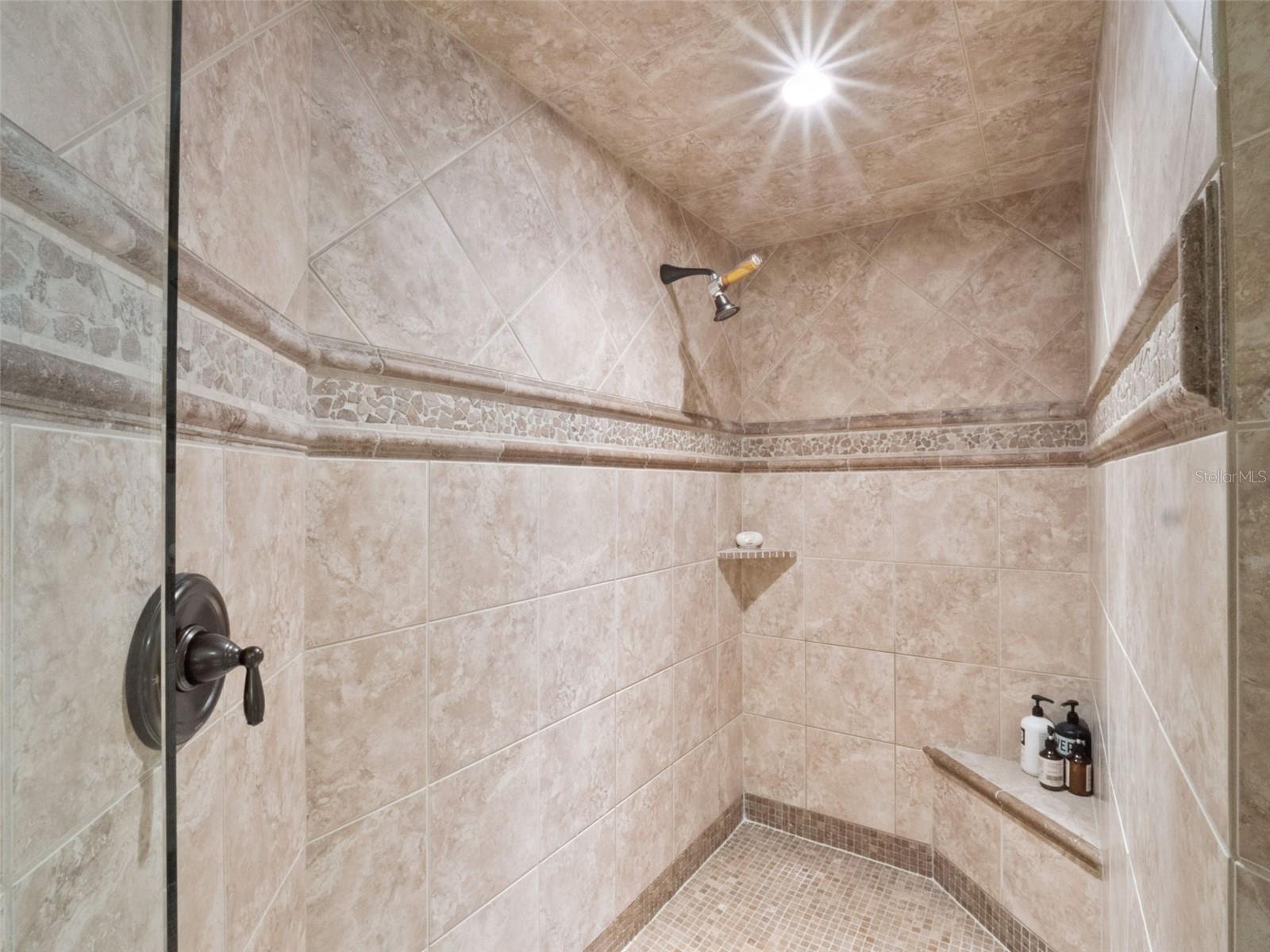 Image 34 of 51 For 1490 Lakeshore Drive