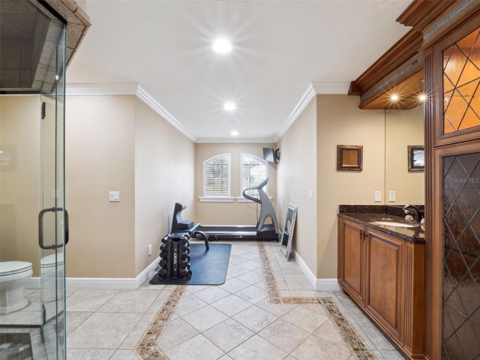 Image 35 of 51 For 1490 Lakeshore Drive