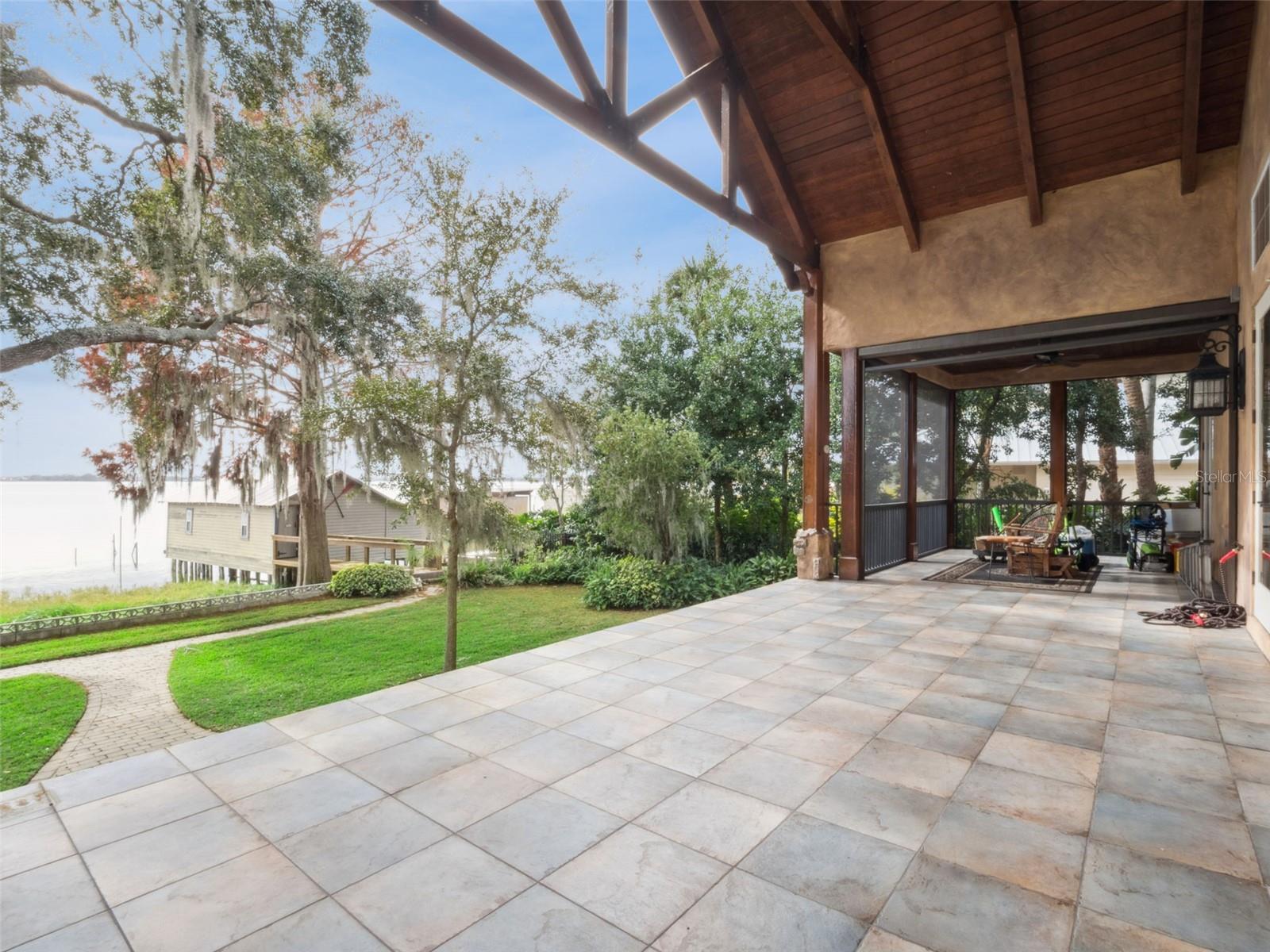 Image 41 of 51 For 1490 Lakeshore Drive