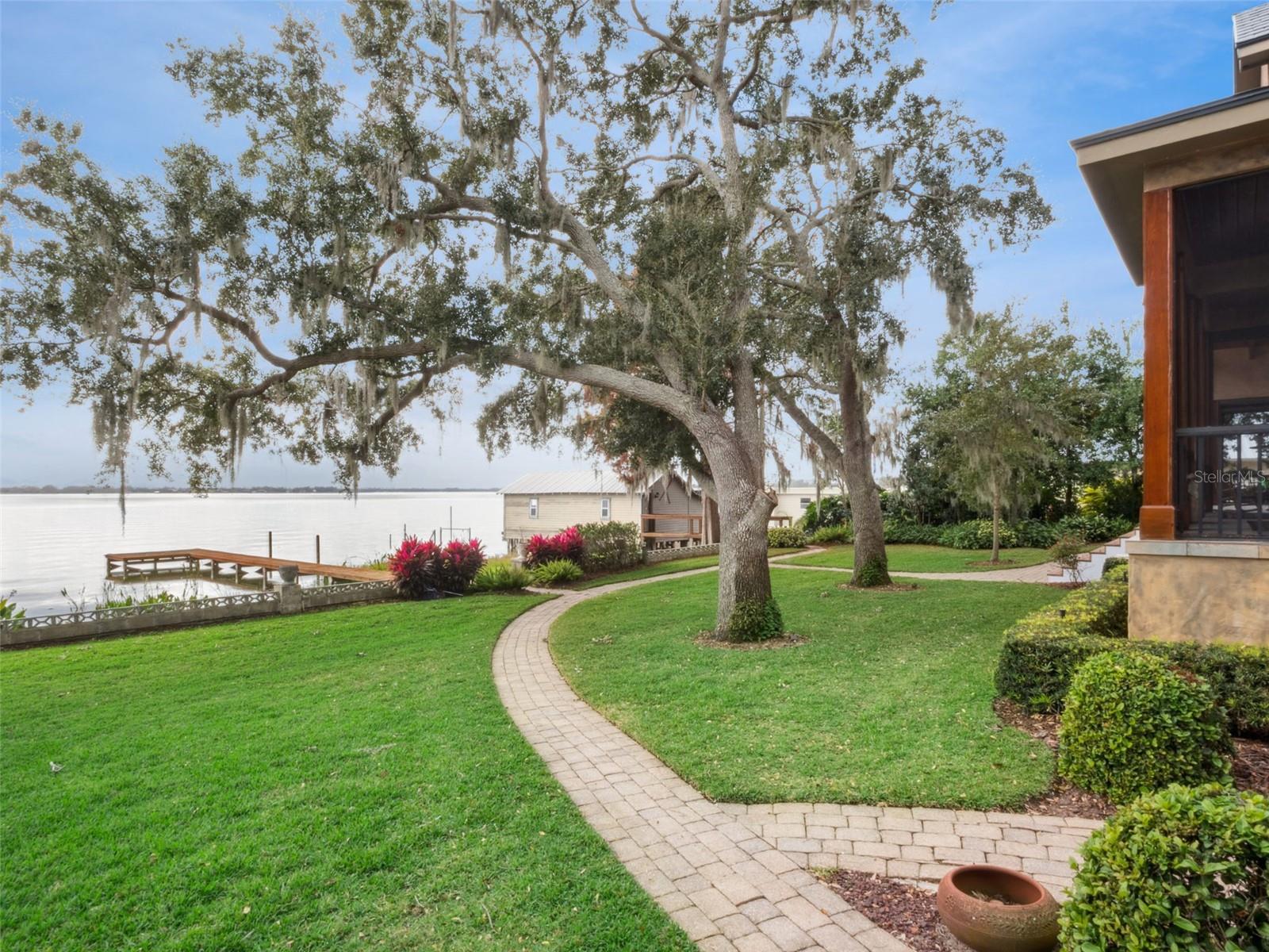 Image 42 of 51 For 1490 Lakeshore Drive