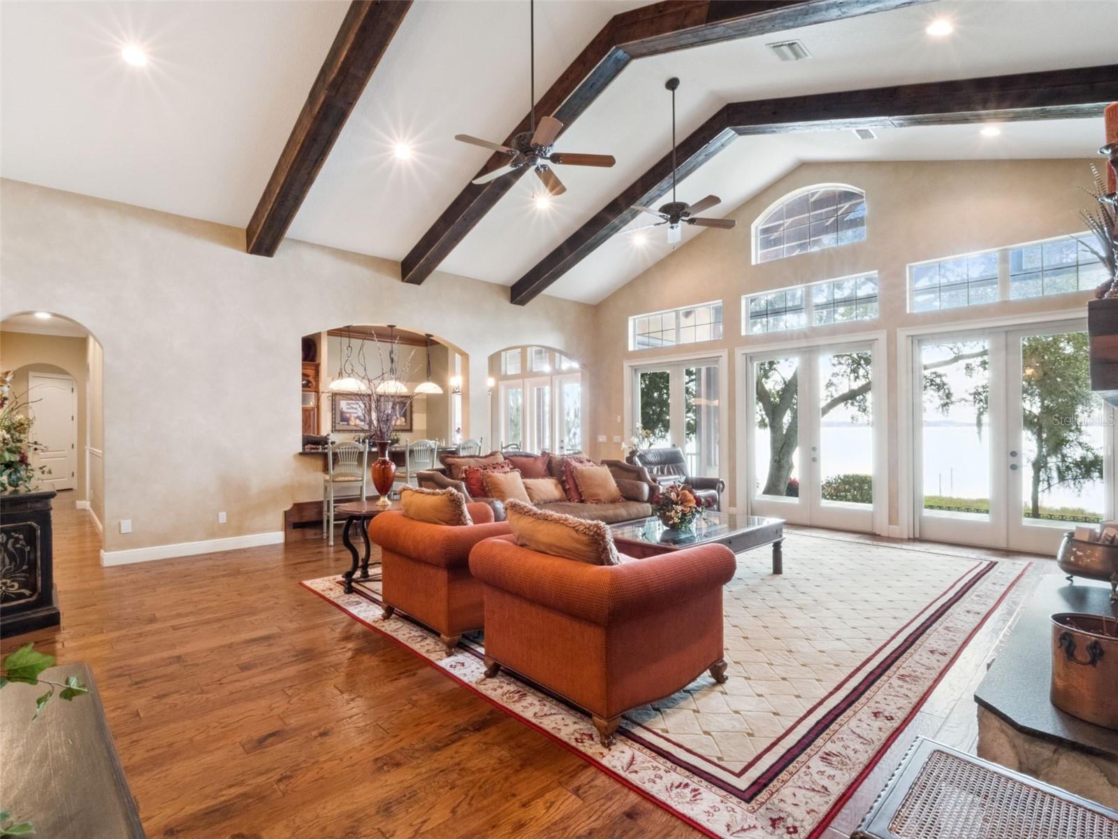 Image 9 of 51 For 1490 Lakeshore Drive