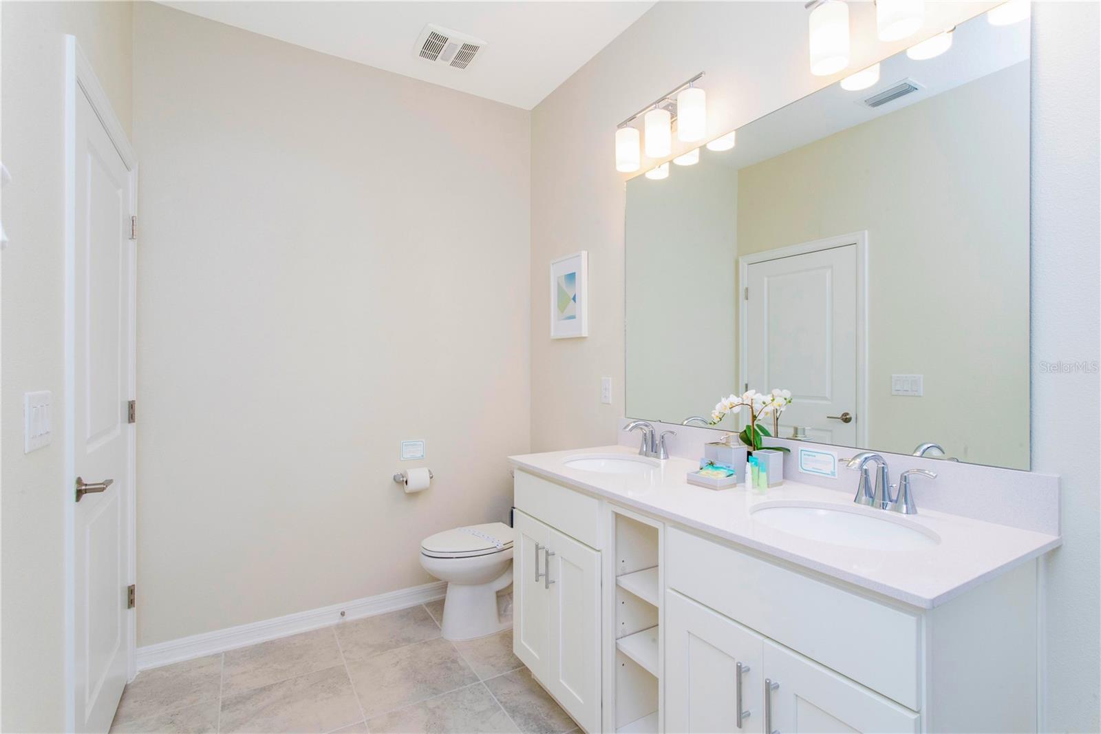 Image 34 of 55 For 3161 Paradox Circle 403