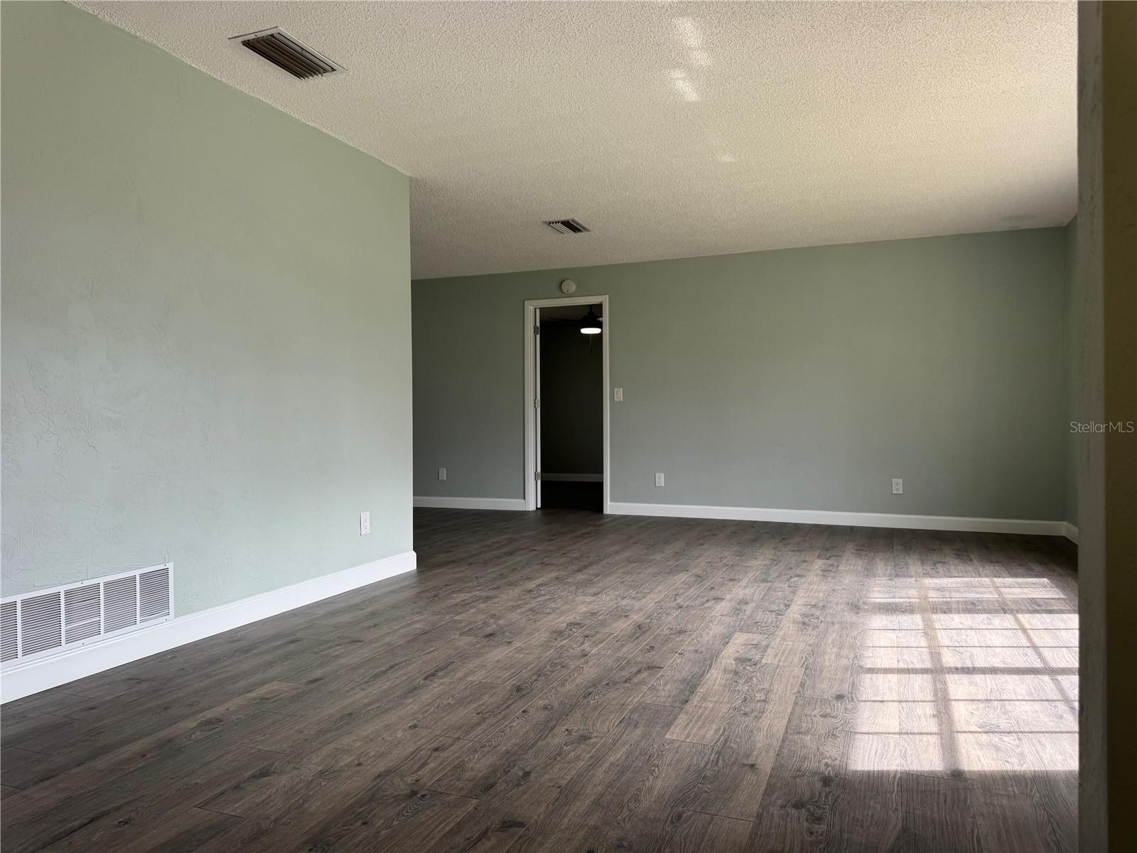 Image 24 of 31 For 1643 Jacobs Road