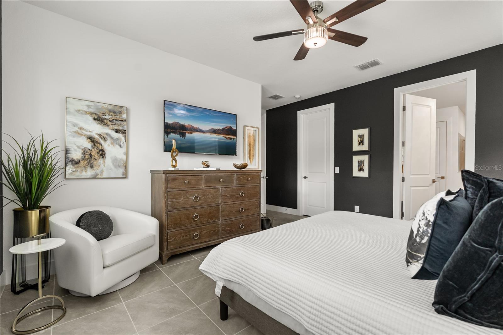 Image 11 of 49 For 7456 Gathering Drive