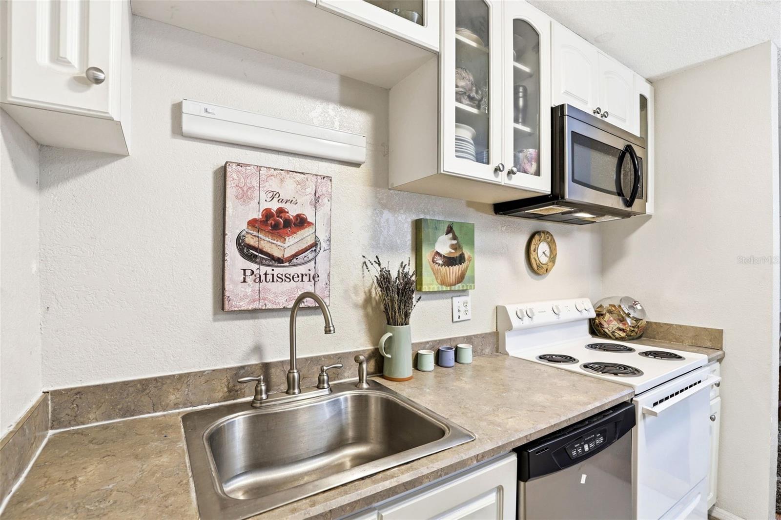 Image 10 of 37 For 2542 Oak Park Way 101
