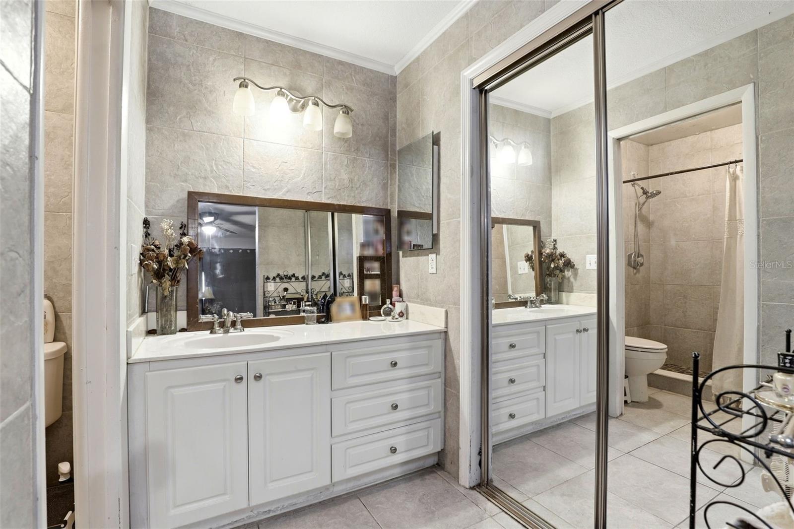 Image 16 of 37 For 2542 Oak Park Way 101