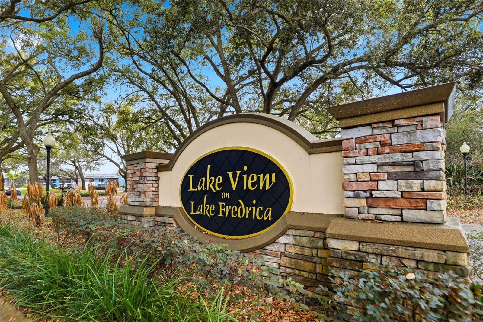 Image 21 of 37 For 2542 Oak Park Way 101