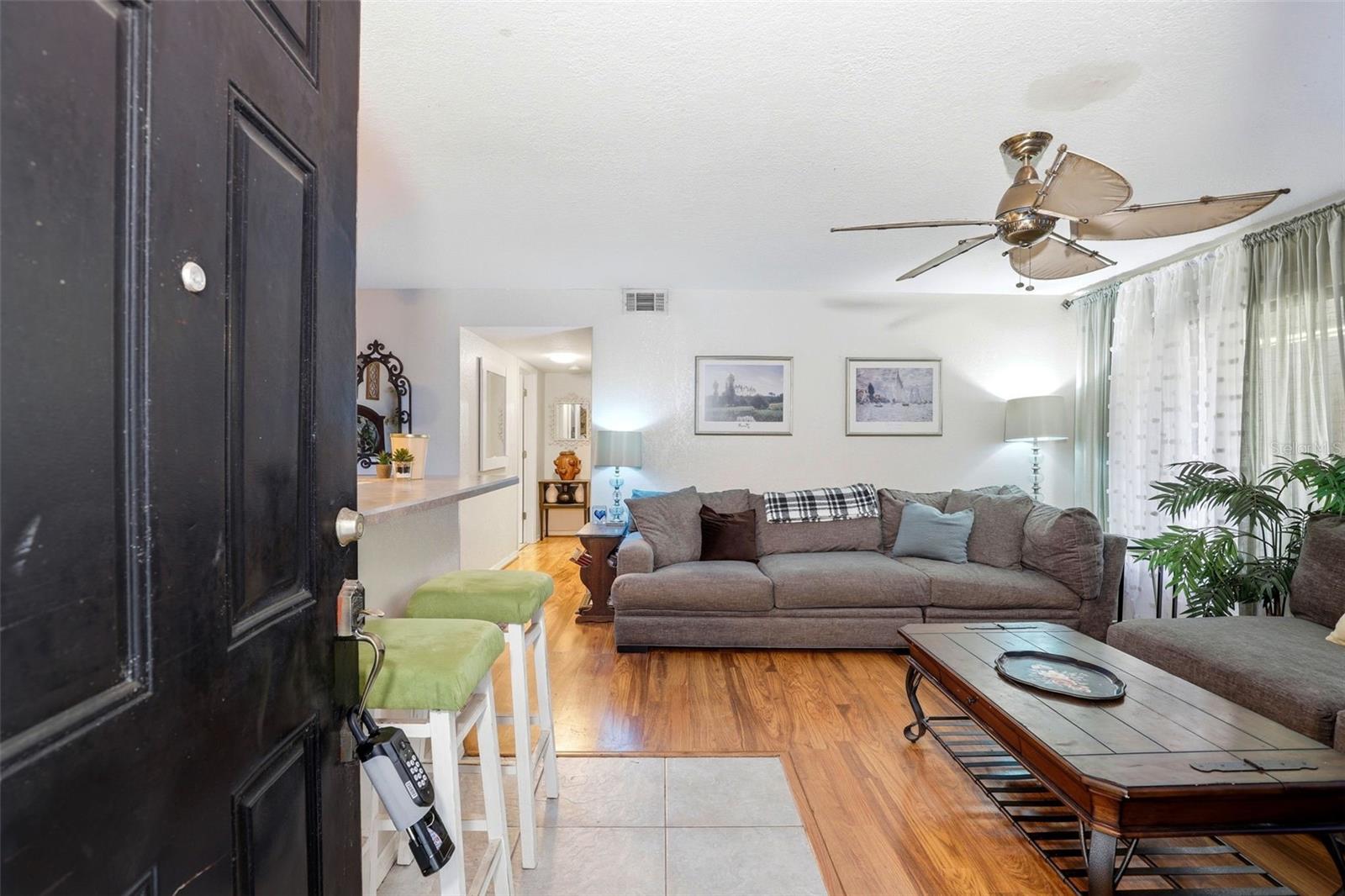 Image 4 of 37 For 2542 Oak Park Way 101
