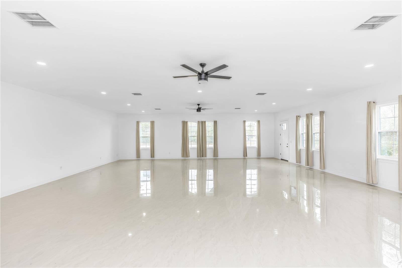 Image 22 of 49 For 3307 Dallas Boulevard