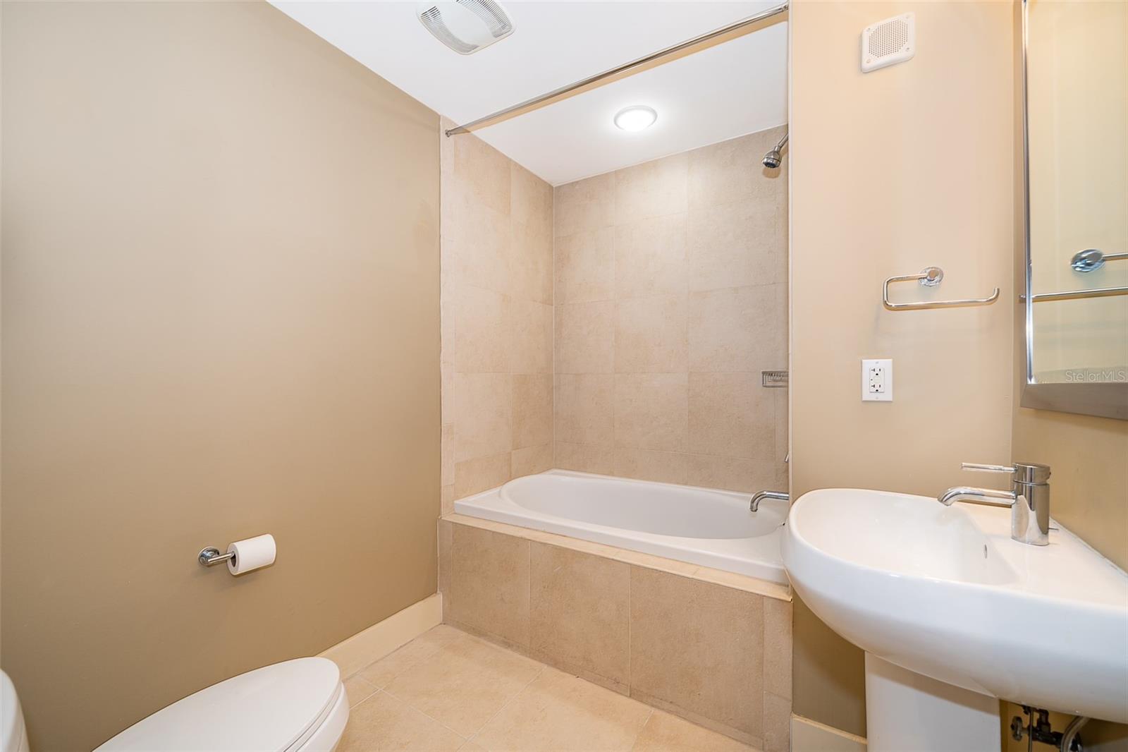 Image 5 of 30 For 260 Osceola Avenue 710