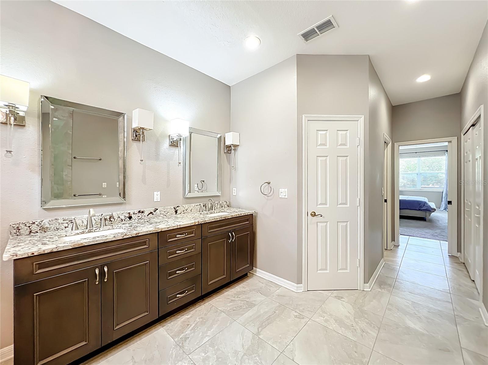 Image 31 of 73 For 11457 Swift Water Circle