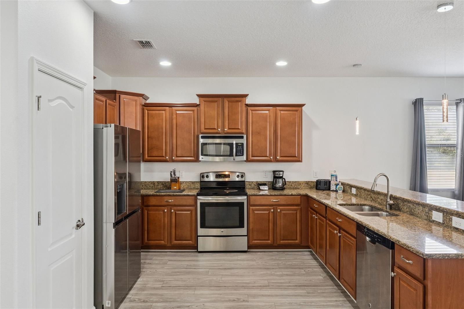 Image 15 of 84 For 1430 Moon Valley Drive