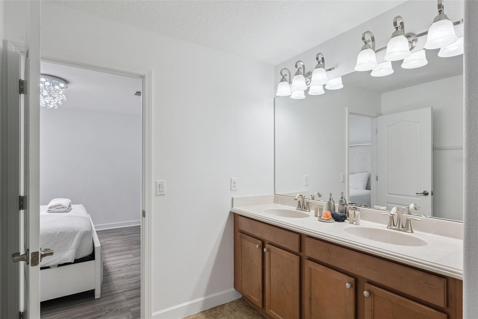 Image 23 of 84 For 1430 Moon Valley Drive