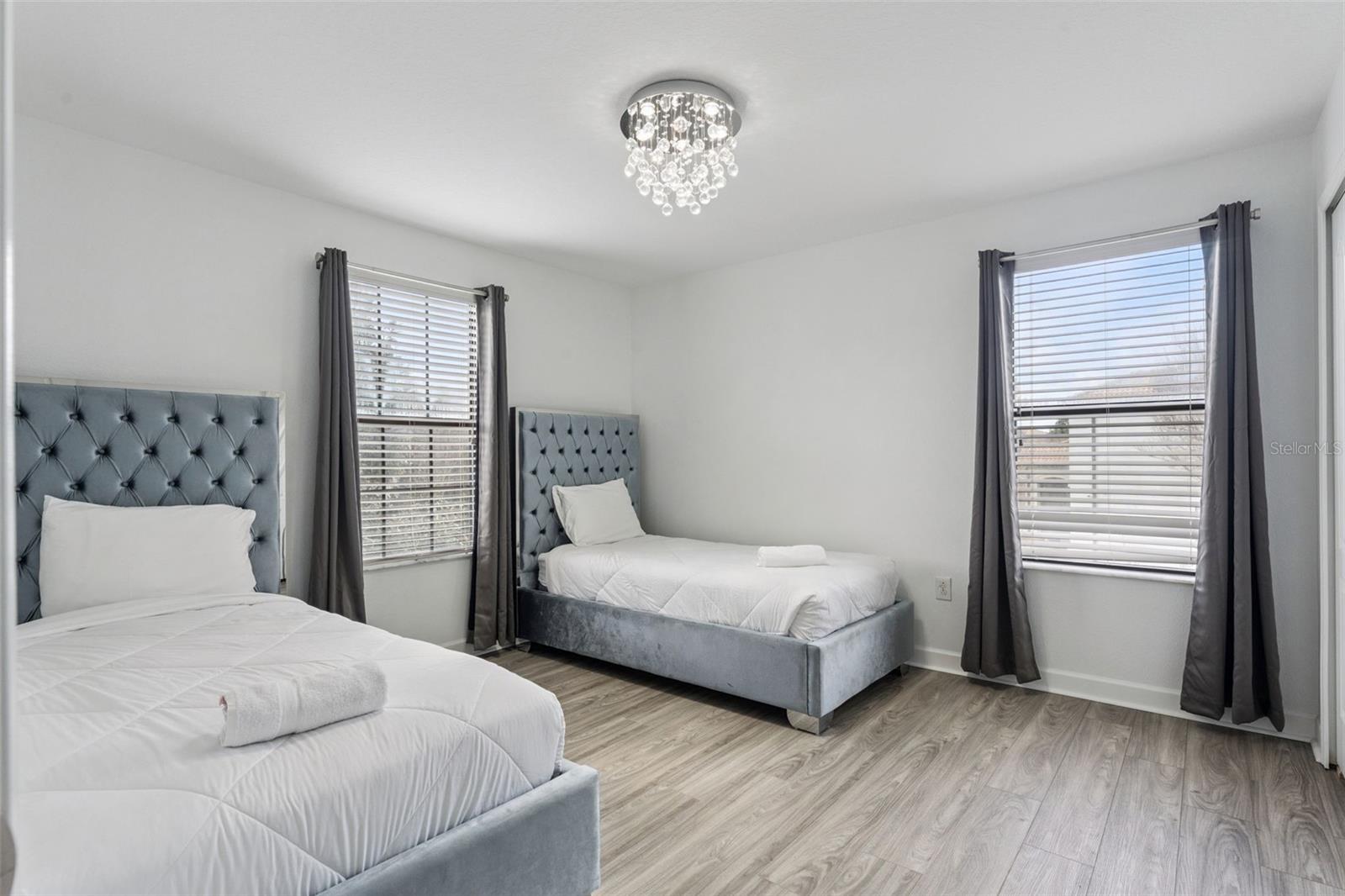 Image 29 of 84 For 1430 Moon Valley Drive