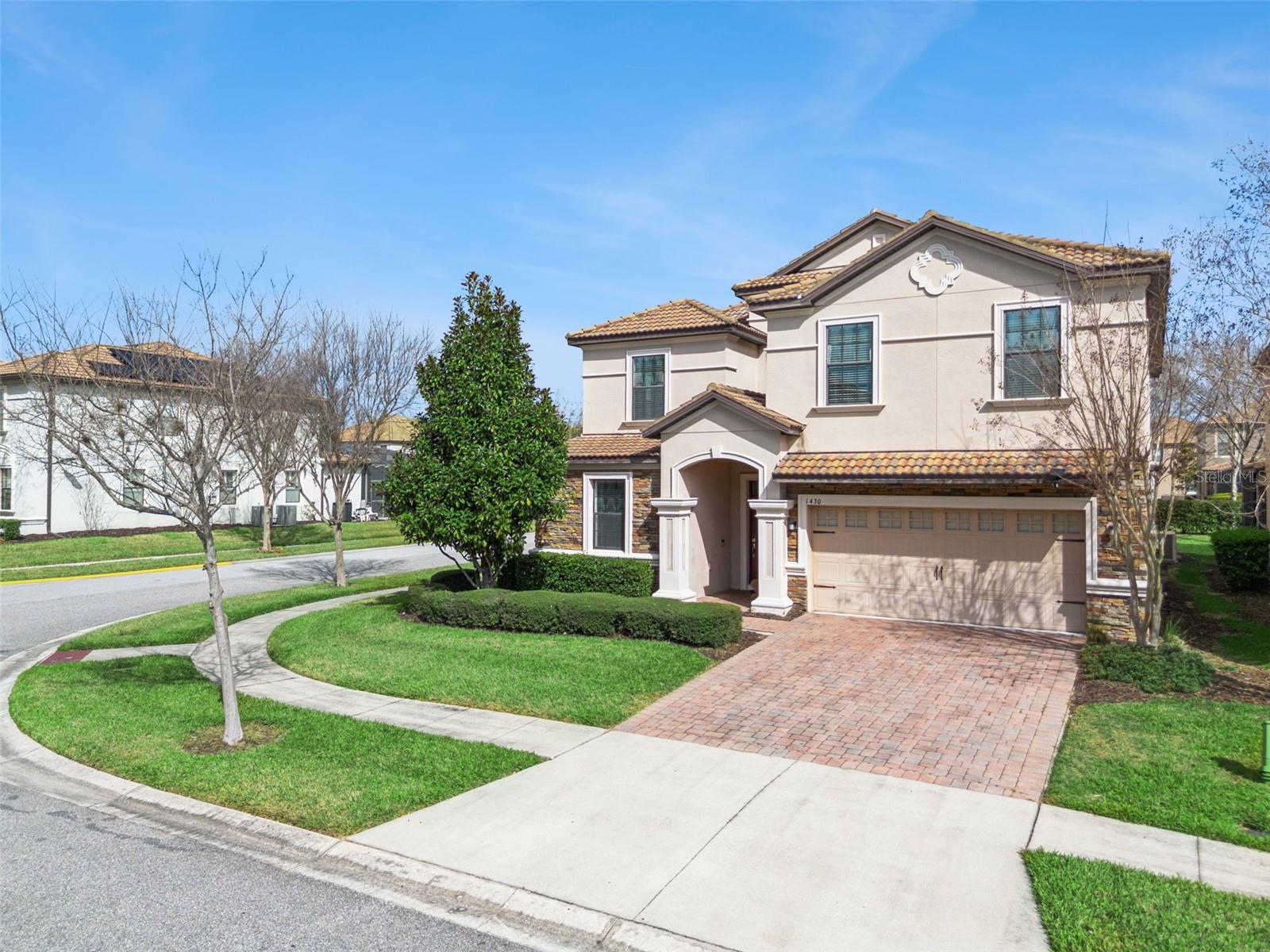 Image 4 of 84 For 1430 Moon Valley Drive