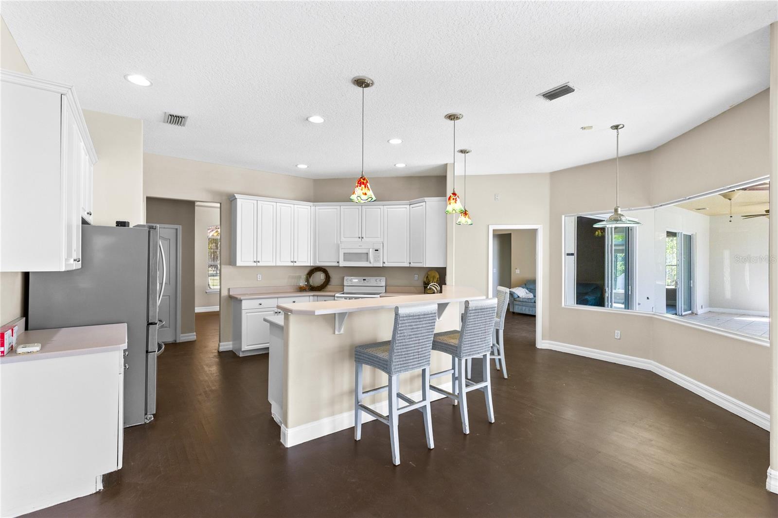 Image 11 of 36 For 19562 Majestic Street