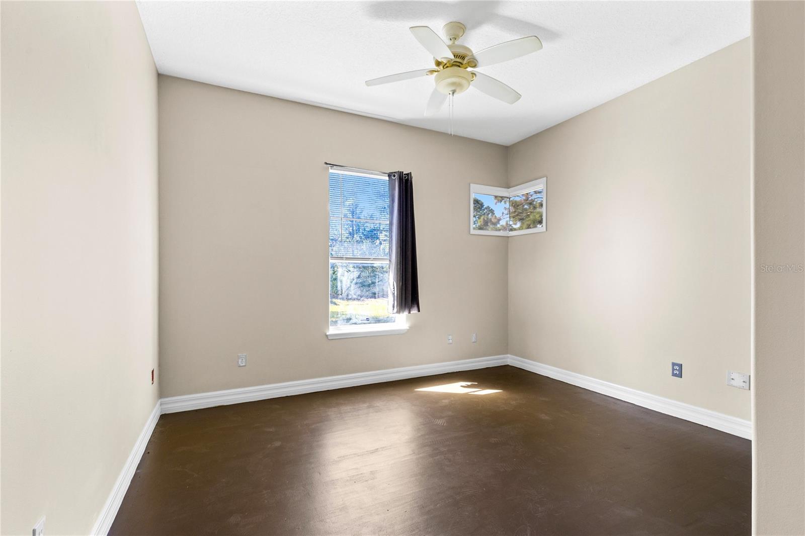 Image 18 of 36 For 19562 Majestic Street