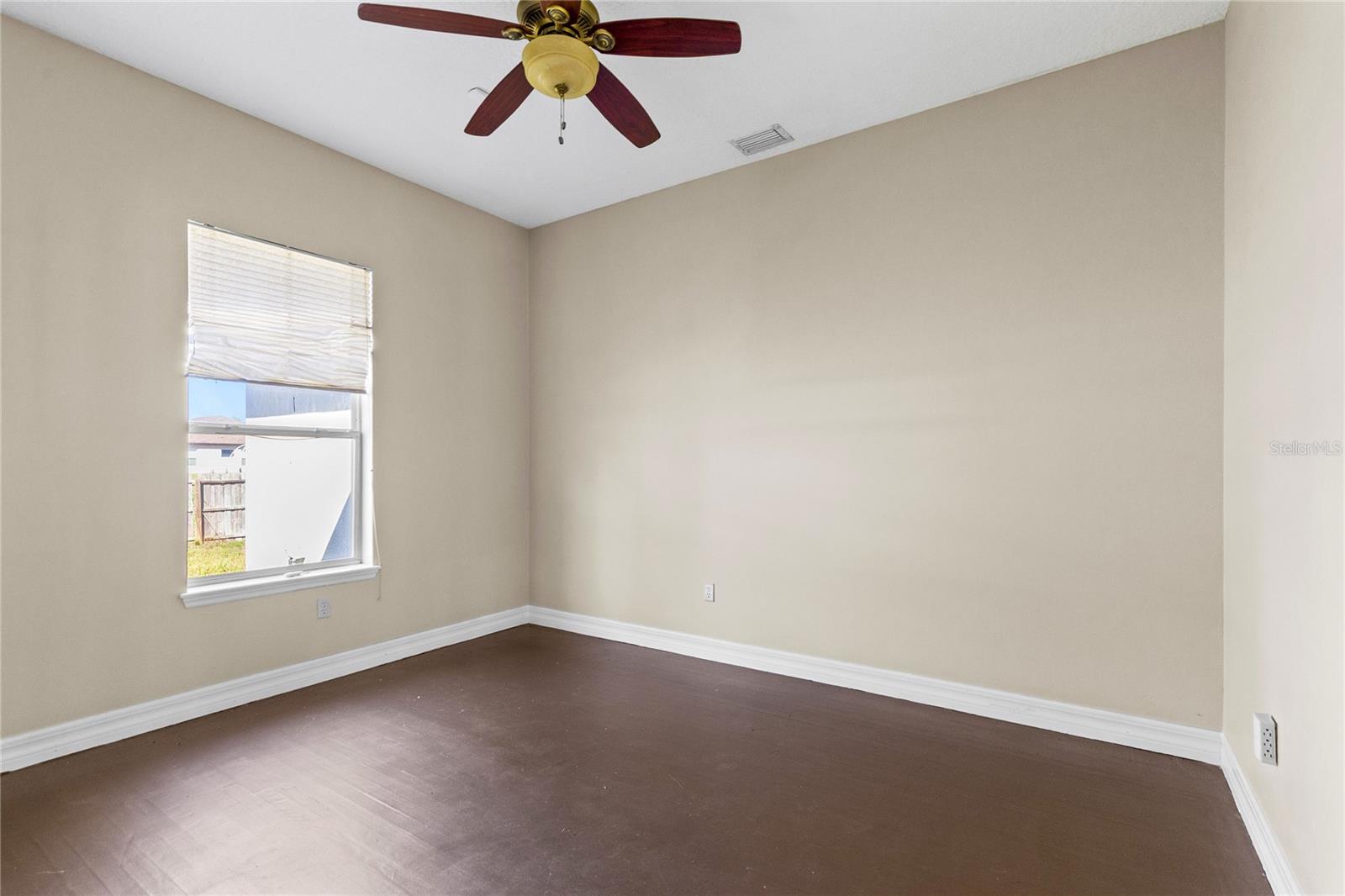 Image 21 of 36 For 19562 Majestic Street