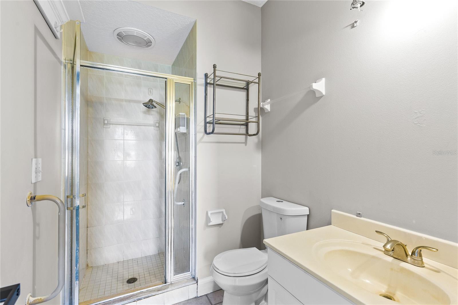 Image 22 of 36 For 19562 Majestic Street