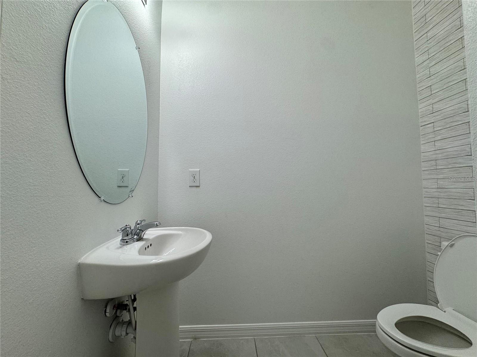 Image 25 of 29 For 8973 Matriarca Alley