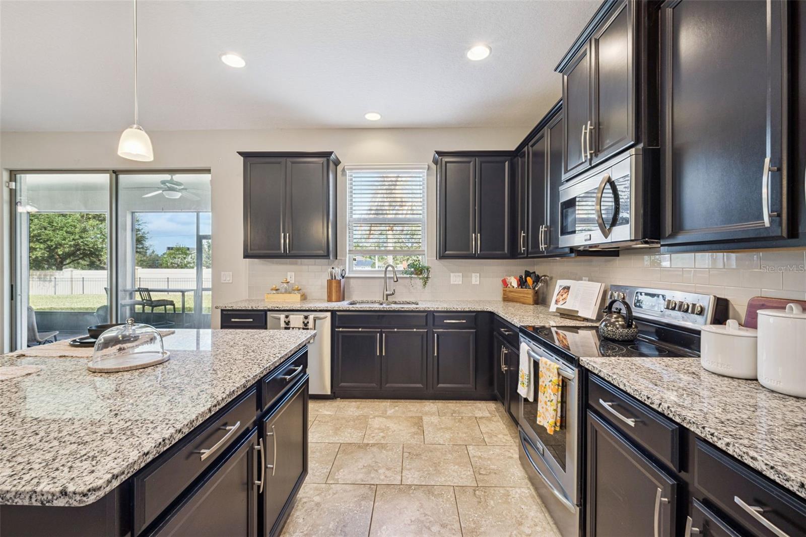 Image 9 of 73 For 16167 Hampton Crossing Drive