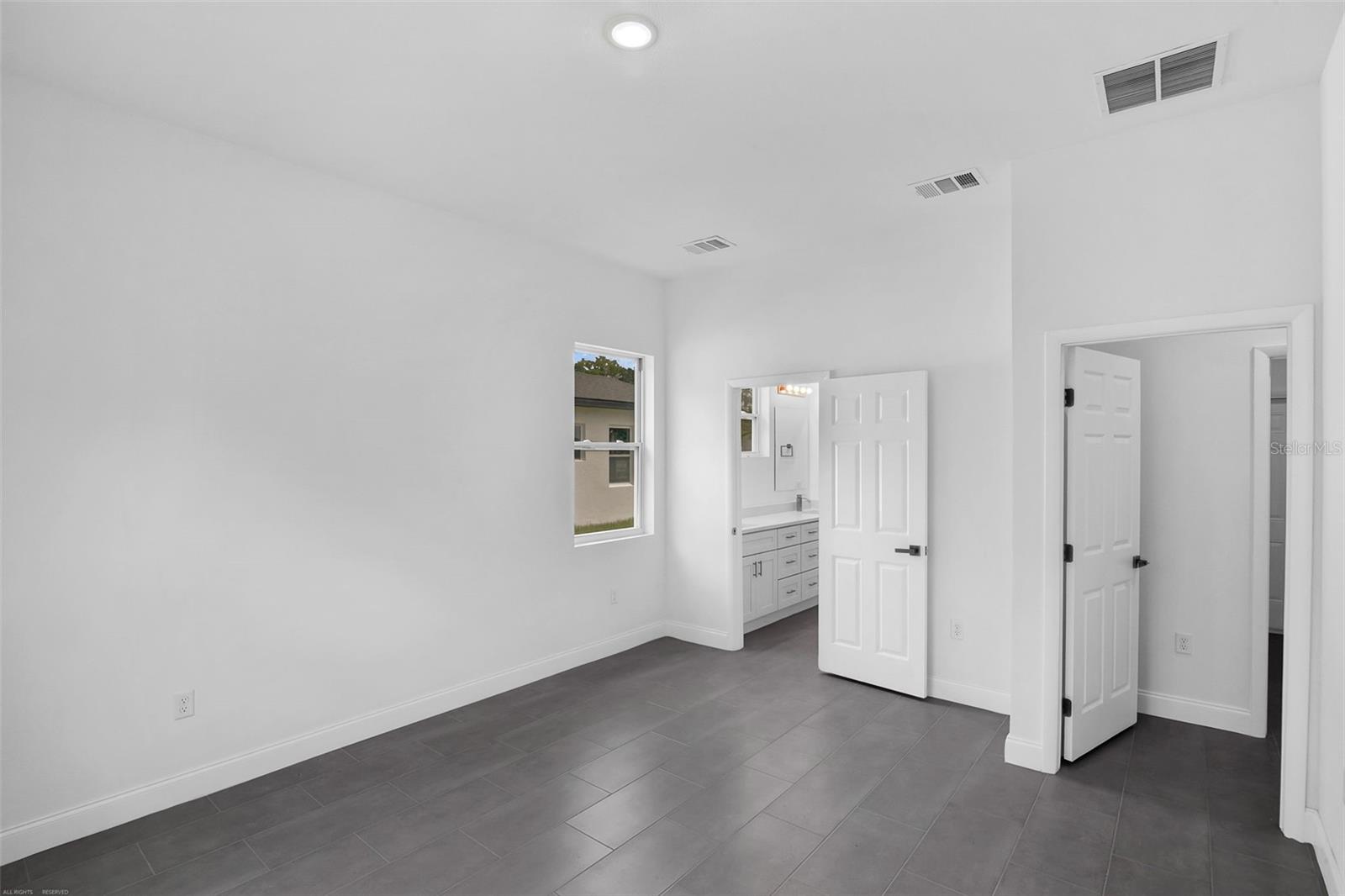 Image 19 of 30 For 20563 Rainbow Lakes Boulevard