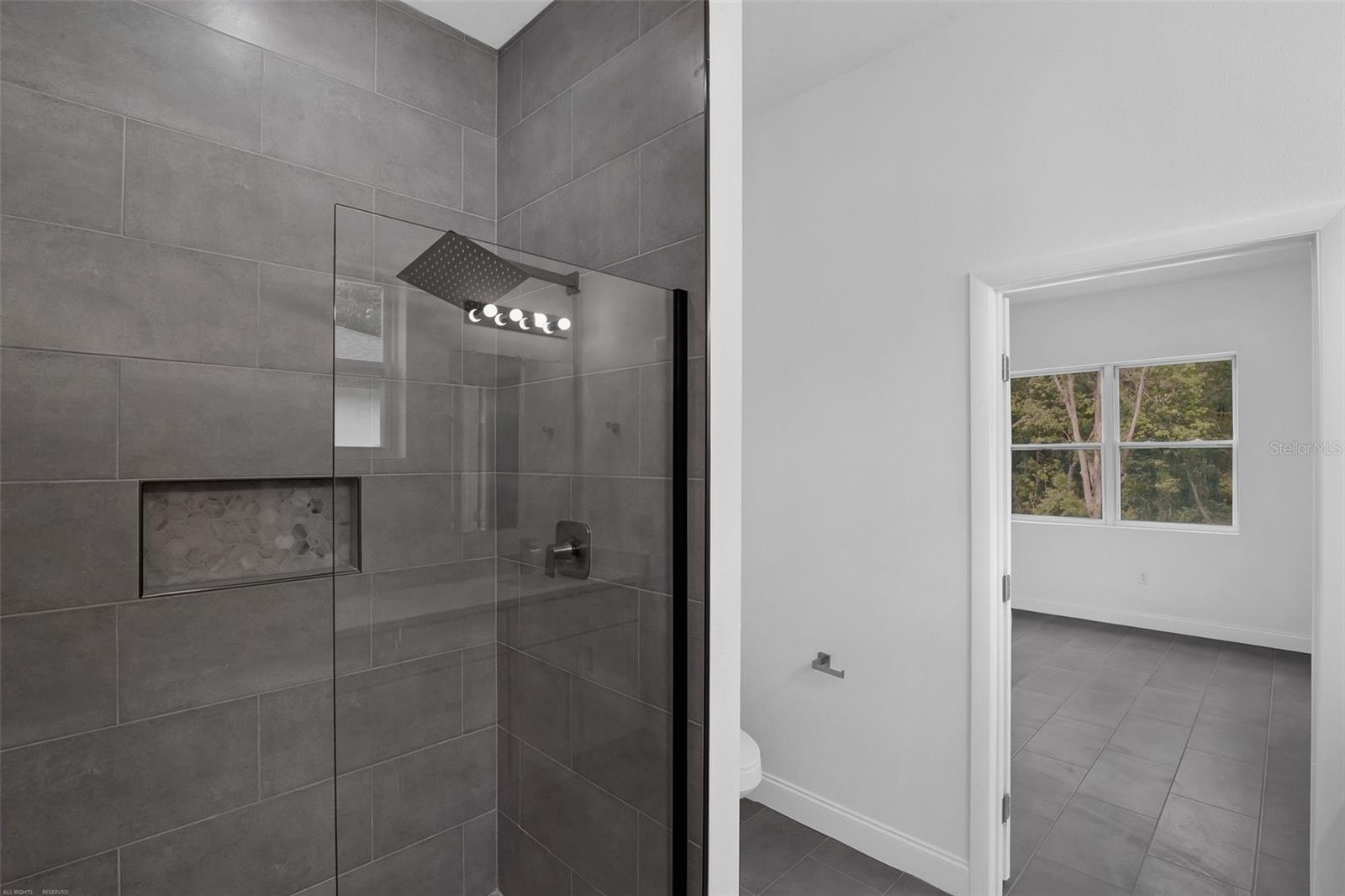 Image 21 of 30 For 20563 Rainbow Lakes Boulevard