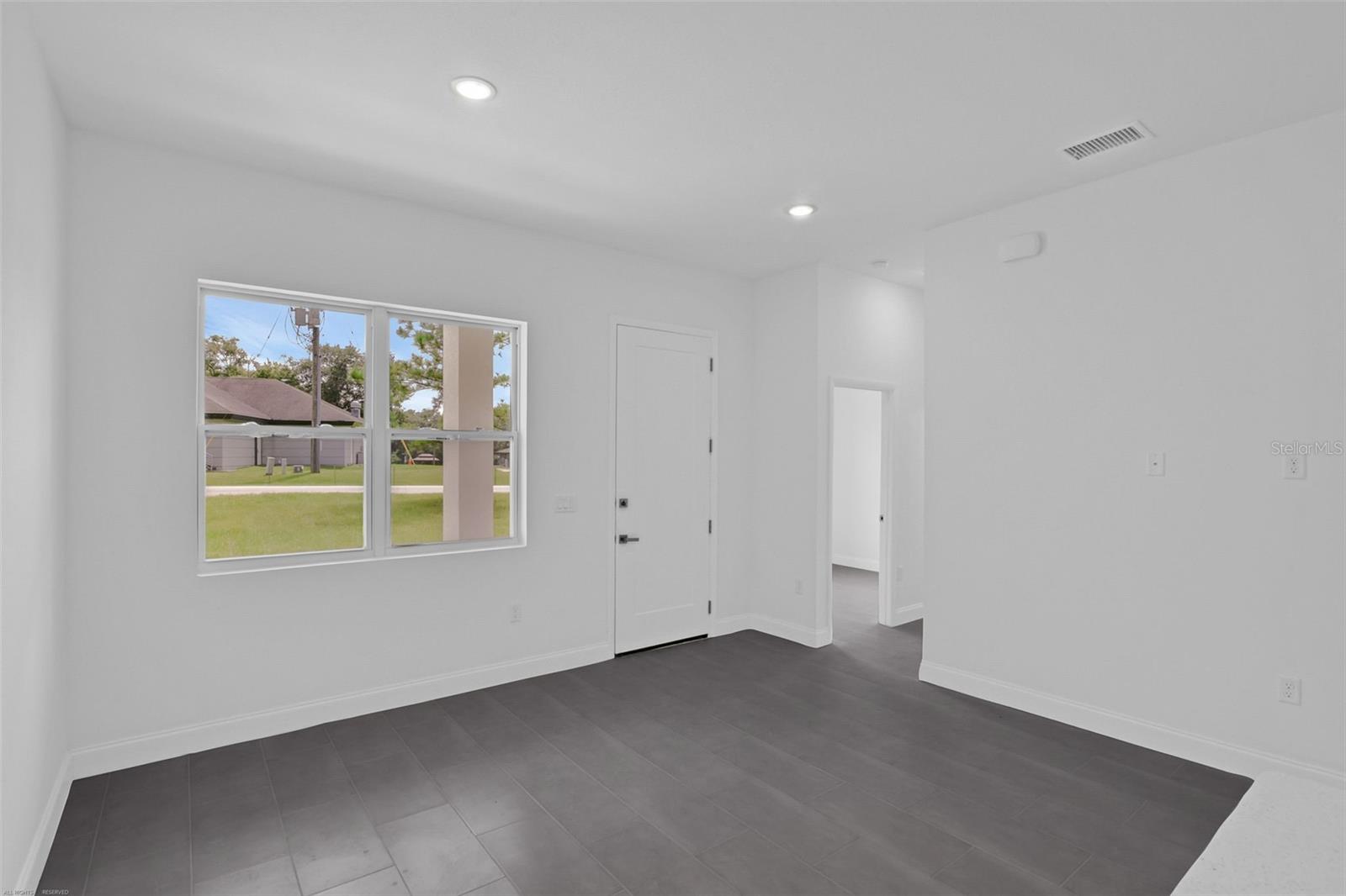 Image 5 of 30 For 20563 Rainbow Lakes Boulevard