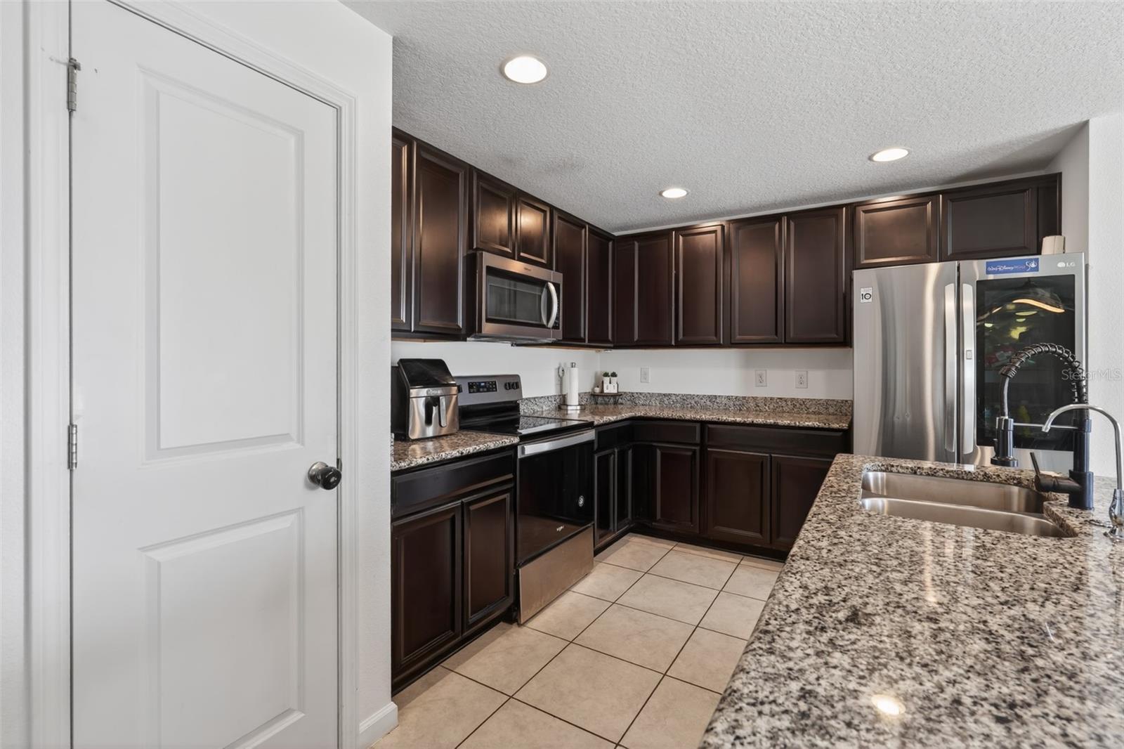 Image 10 of 30 For 551 Taft Drive