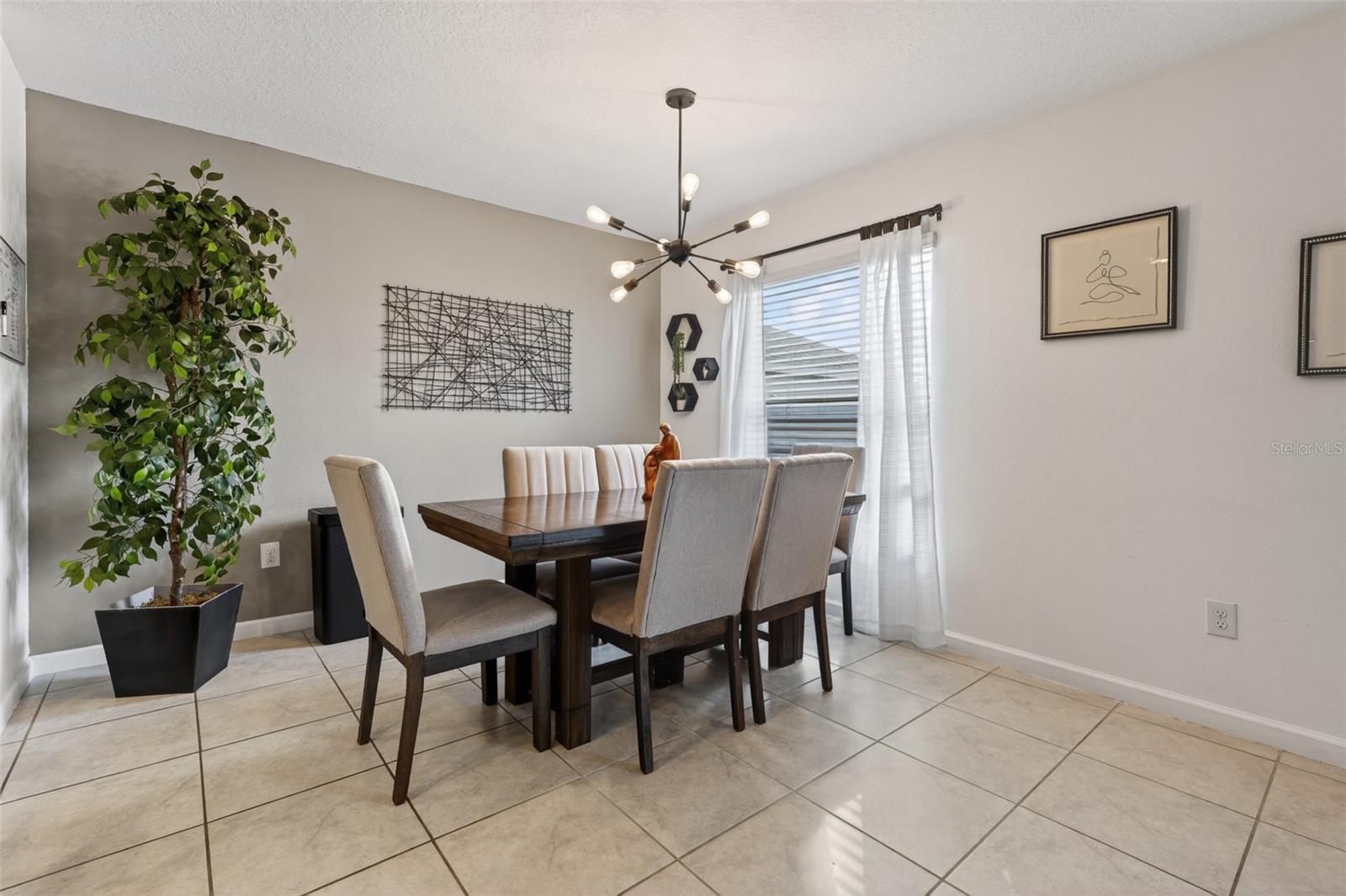 Image 7 of 30 For 551 Taft Drive